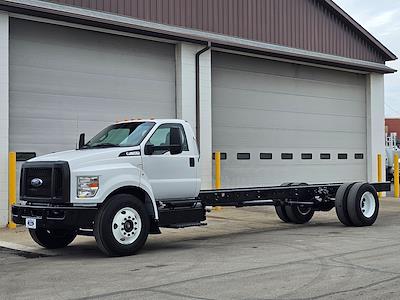Used 2023 Ford F-650 - photo 1