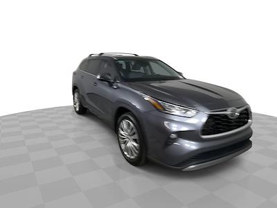 Used 2023 Toyota Highlander Platinum for sale #25T2185B - photo 2