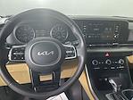Used 2024 Kia Carnival LX Minivan for sale #25T2283B - photo 11