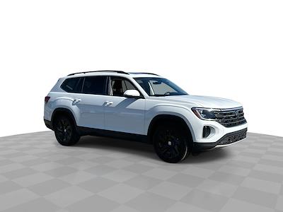 Used 2024 Volkswagen Atlas - photo 1
