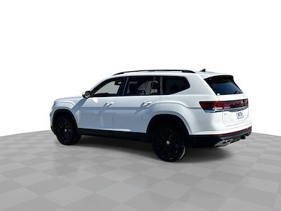 Used 2024 Volkswagen Atlas - photo 1