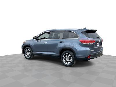 Used 2019 Toyota Highlander XLE for sale #26T1172B - photo 2