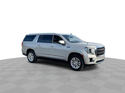 Used 2023 GMC Yukon XL - photo 1