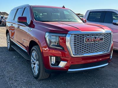 Used 2024 GMC Yukon XL - photo 1