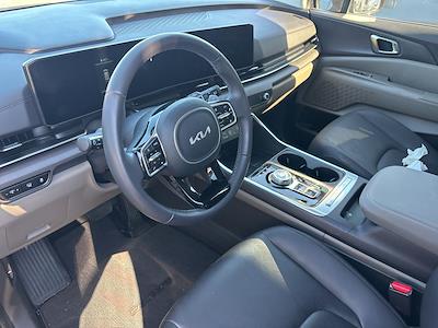 Used 2025 Kia Carnival EX Minivan for sale #26T467A - photo 2