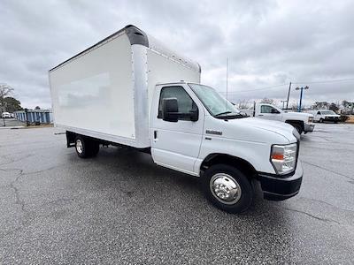 Used 2019 Ford E-350 - photo 1