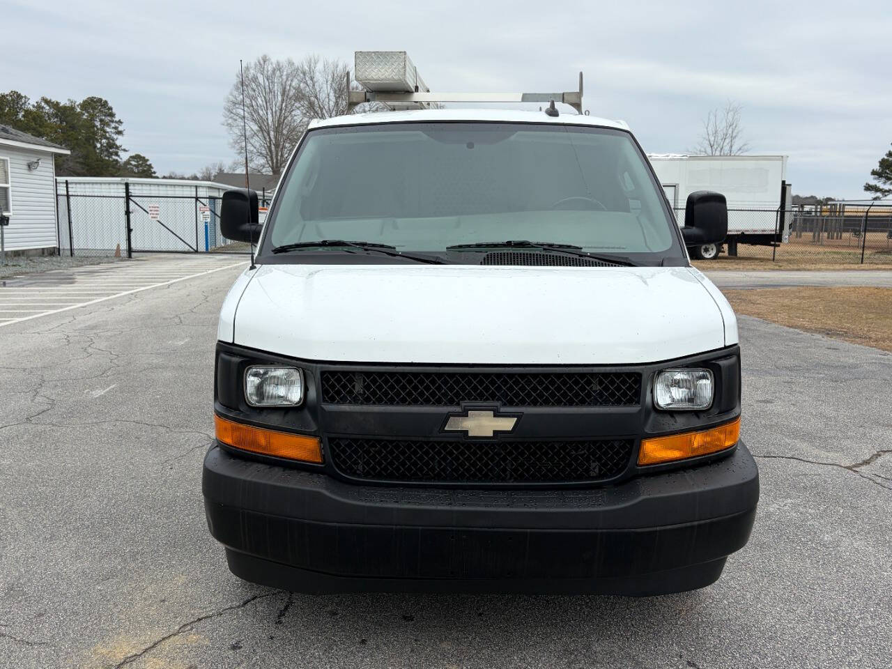Used 2017 Chevrolet Express 2500 - photo 5