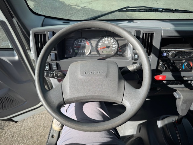 Used 2016 Isuzu NPR - photo 26