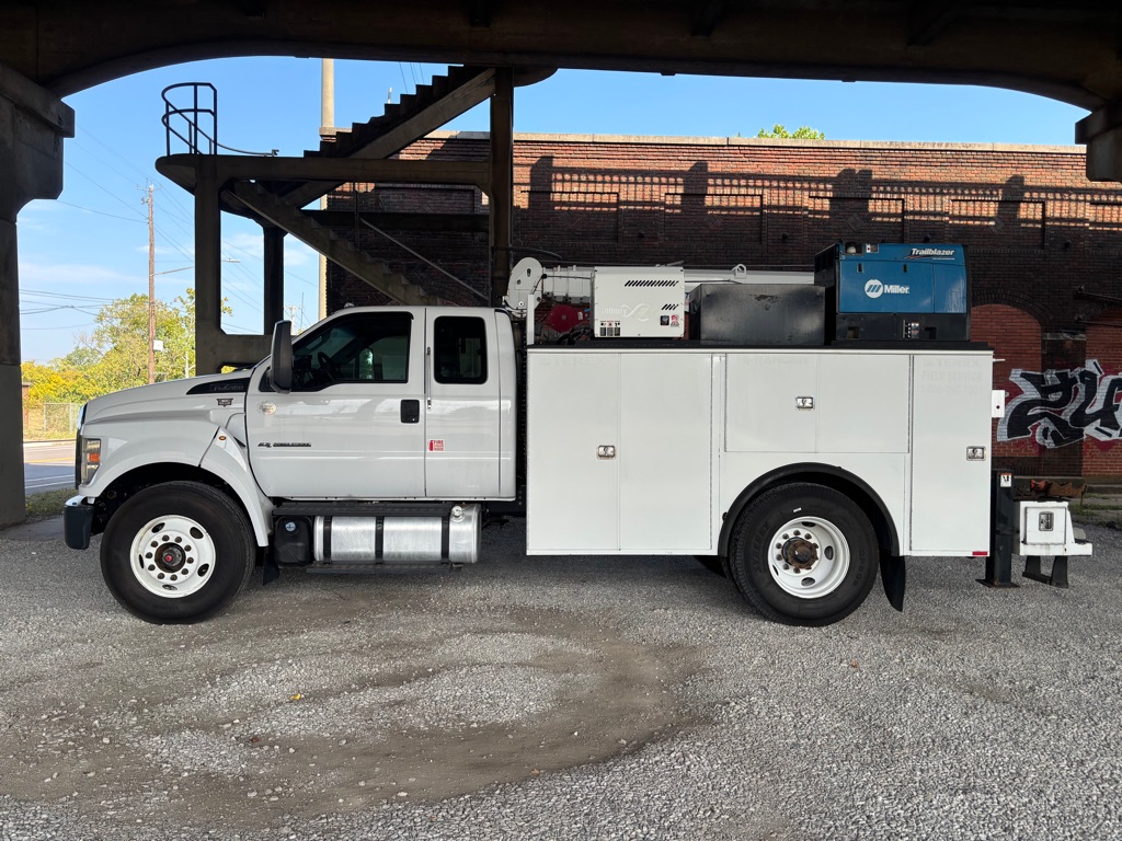 2016 Ford F-750 photo 4