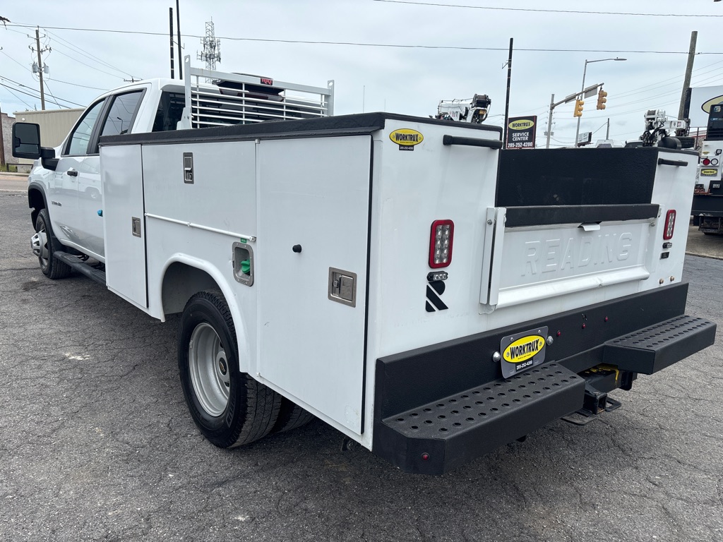 2023 Chevrolet Silverado 3500HD photo 2