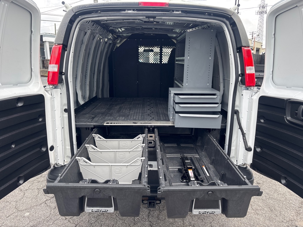 2022 Chevrolet Express 2500 Cargo photo 2