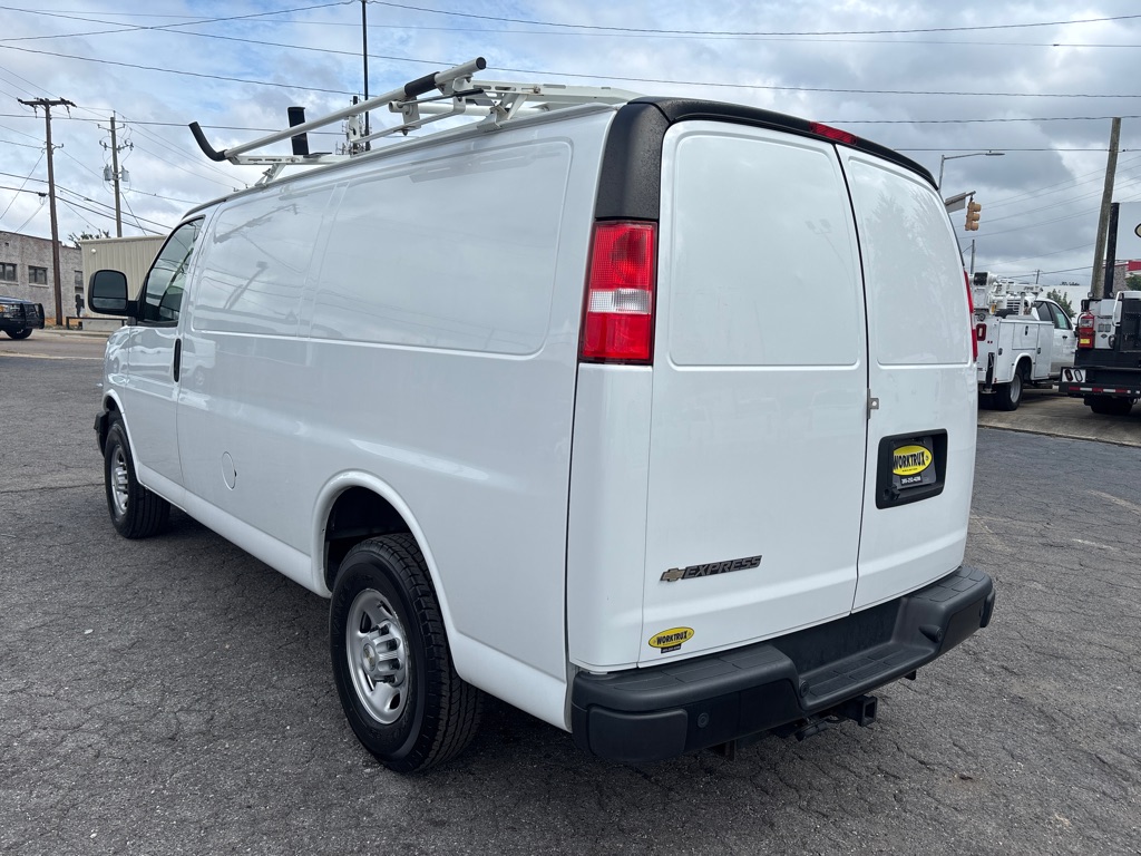 2022 Chevrolet Express 2500 Cargo photo 3