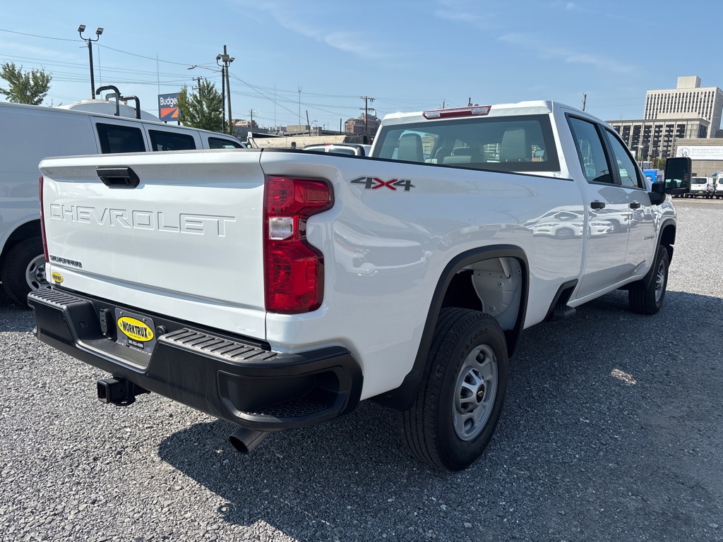 2025 Chevrolet Silverado 2500HD photo 3