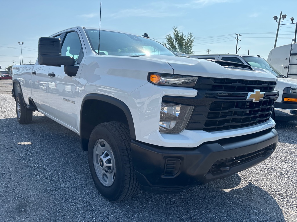 2025 Chevrolet Silverado 2500HD photo 4