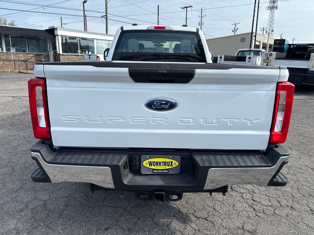 2023 Ford F-350 photo 4