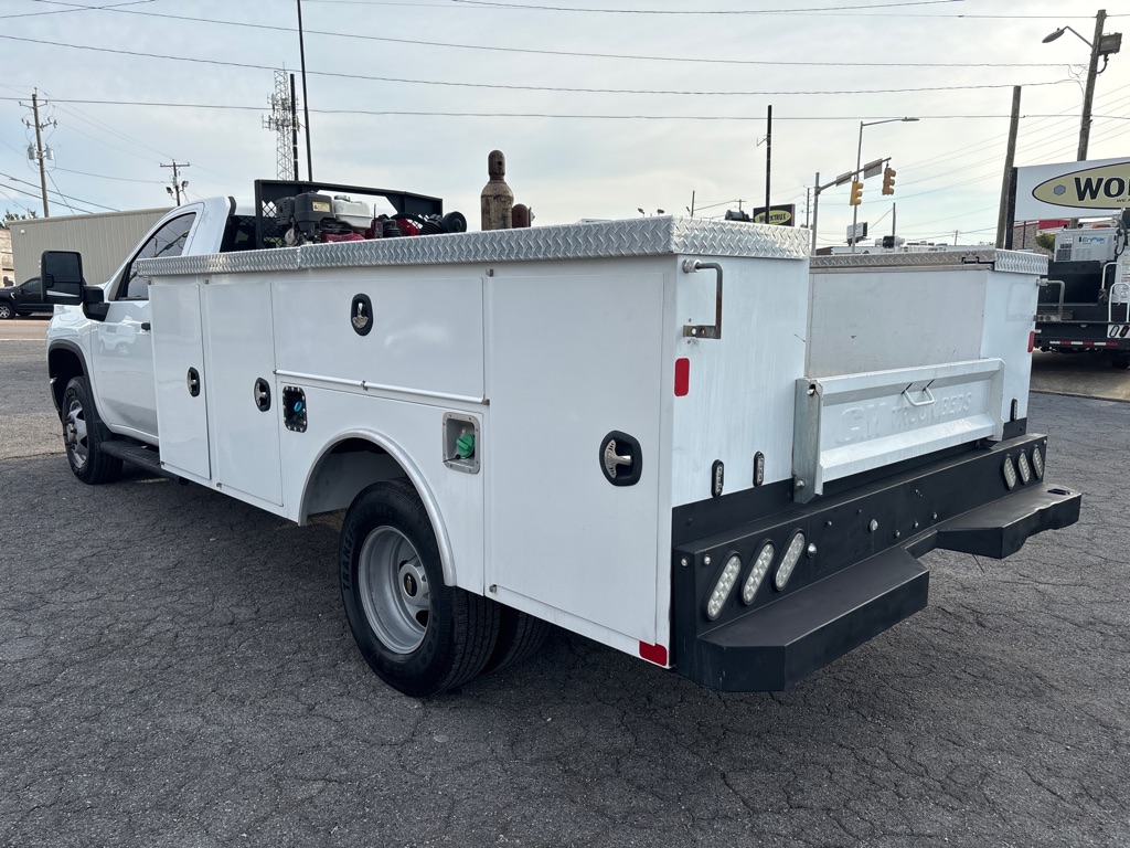 2021 Chevrolet Silverado 3500HD photo 2