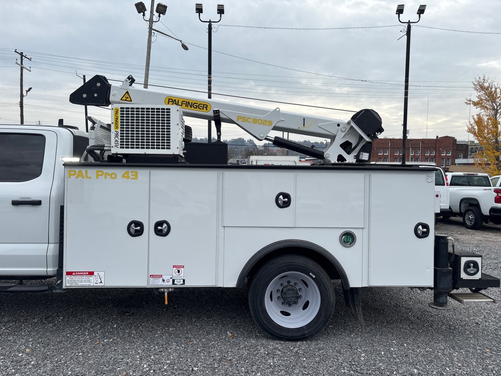 2024 Ford F-550 photo 3