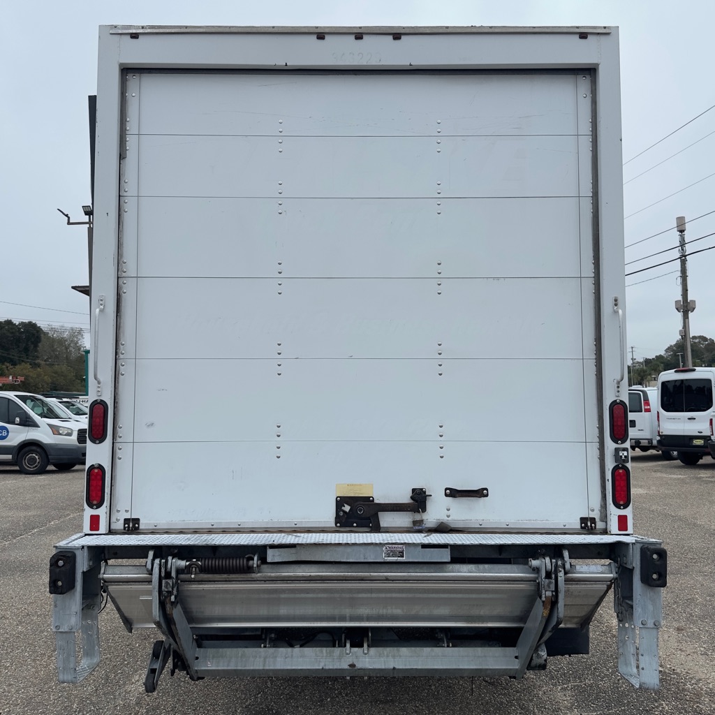 2019 Isuzu NPR/NPR-HD photo 4