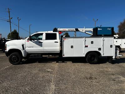 Used 2022 Chevrolet Silverado 6500 - photo 1