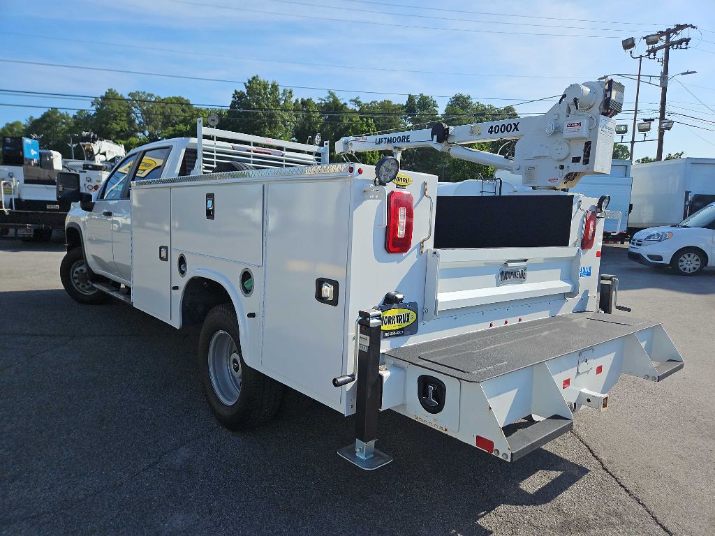 2023 Chevrolet Silverado 3500HD photo 2