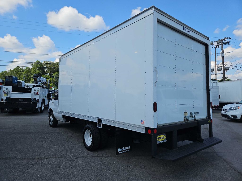 2019 Ford E-350 photo 2