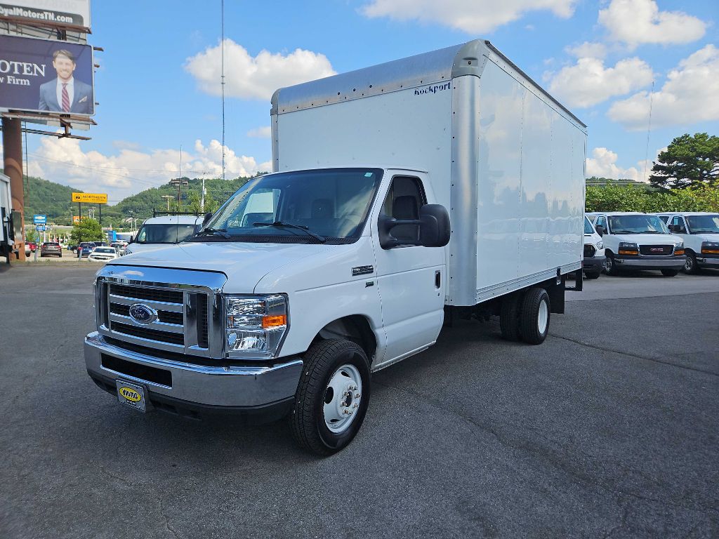 2019 Ford E-350 photo 3