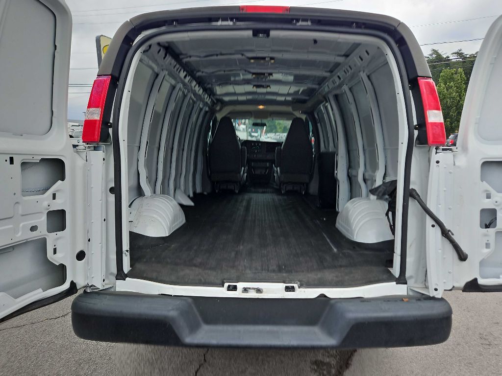 2023 Chevrolet Express 2500 Cargo photo 3