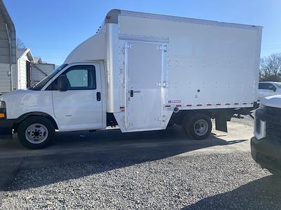 Used 2018 Chevrolet Express 3500 - photo 1