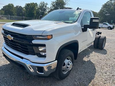 Used 2024 Chevrolet Silverado 3500 - photo 1