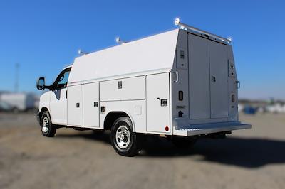 Used 2021 Chevrolet Express 3500 - photo 1