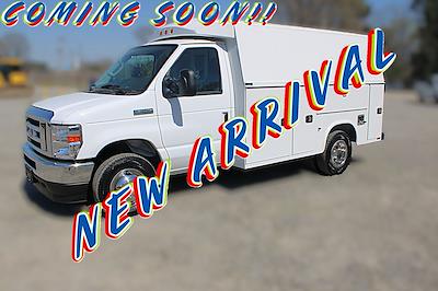 Used 2025 Ford E-350 - photo 1