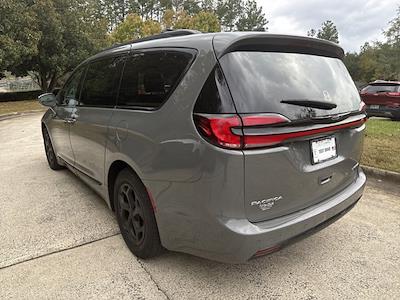 2022 Chrysler Pacifica FWD Minivan for sale #302907B - photo 2