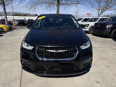 Used 2023 Chrysler Pacifica - photo 1