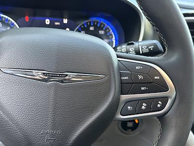 Used 2023 Chrysler Pacifica - photo 1
