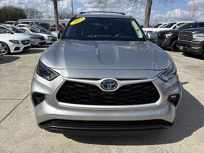 Used 2023 Toyota Highlander - photo 1