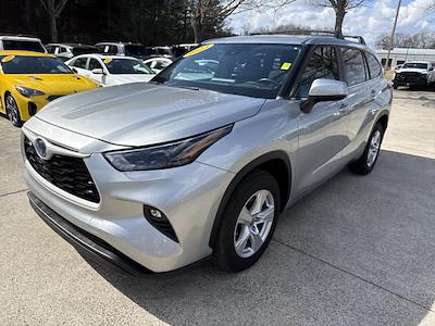 Used 2023 Toyota Highlander - photo 1