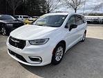 Used 2025 Chrysler Pacifica Select Minivan for sale #3P1790 - photo 2