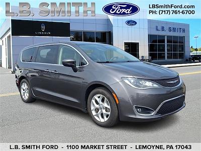Used 2017 Chrysler Pacifica Touring L Minivan for sale #T25475A - photo 1