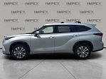 Used 2022 Toyota Highlander XLE SUV for sale #1CT21000A - photo 3