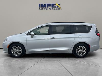 Used 2022 Chrysler Pacifica - photo 1