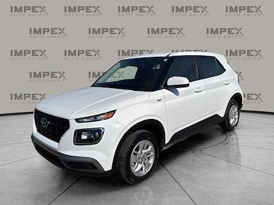 Used 2025 Hyundai Venue - photo 1