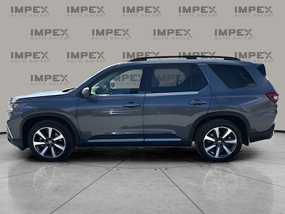 Used 2025 Honda Pilot - photo 1
