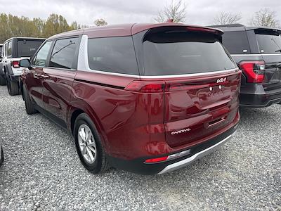 Used 2024 Kia Carnival LX Minivan for sale #1KV2613 - photo 2