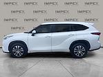 Used 2022 Toyota Highlander XLE for sale #1TT4590 - photo 2