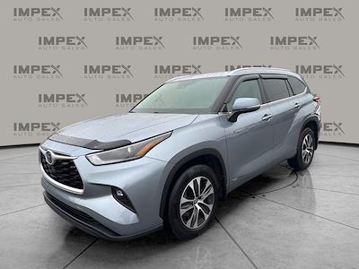 Used 2021 Toyota Highlander - photo 1