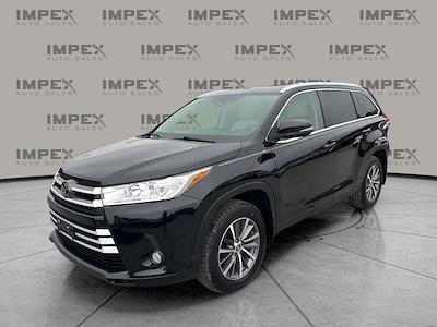 Used 2019 Toyota Highlander - photo 1