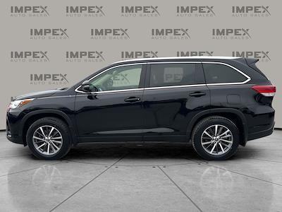 Used 2019 Toyota Highlander - photo 1