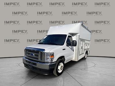 Used 2024 Ford E-350 - photo 1
