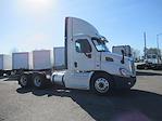 Used 2016 Freightliner Cascadia Cummins ISX12 Semi Truck for sale #4FT6987 - photo 1