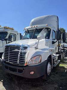 Used 2015 Freightliner Cascadia Detroit Diesel DD15 EV Semi Truck for sale #4FT0018 - photo 1